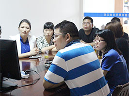 浙江旭日纖維有限公司主要生產(chǎn)和銷售浙江旭日纖維有限公司，冰絲、涼感PE纖維、中分子PE絲、丙綸細旦絲、玉米纖維、PLLA纖維、PLA纖維、玉米纖維FDY、丙綸DTY絲、丙綸超細旦絲、丙綸FDY細旦絲、丙綸絲、丙綸高強絲、丙綸普強絲、高強丙綸絲、丙綸FDY絲、丙綸長絲、超細旦絲